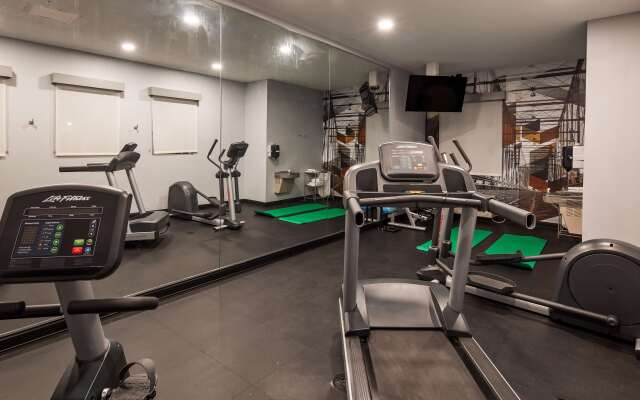 Best Western Plus New Cumberland Inn & Suites