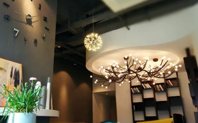 Rose Art Hotel (Ningbo Beilun Yintai City Store) – Lobby – Ningbo