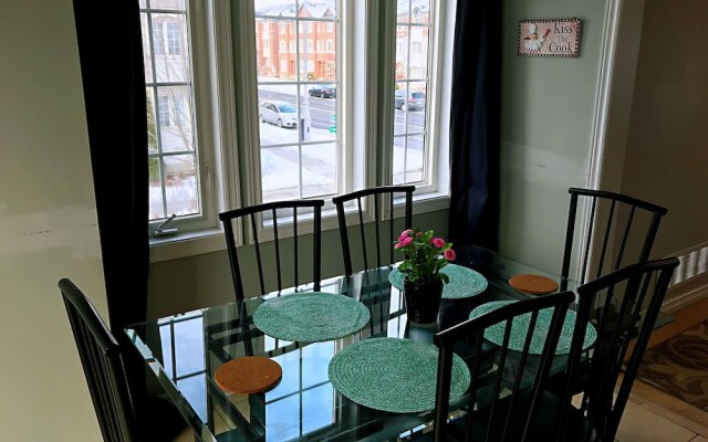 Entire 3 Bedroom Townhouse in Markham
