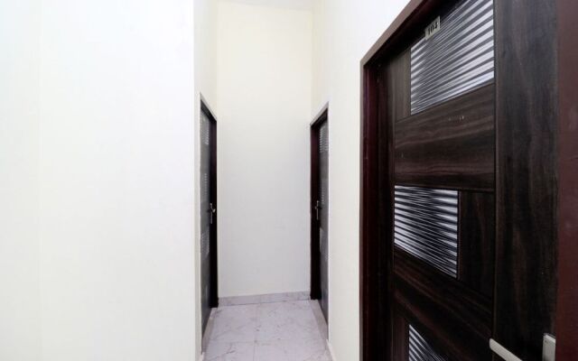 OYO 38404 Arora Classic Guest House