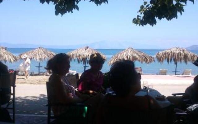 Evoikos beach & resort