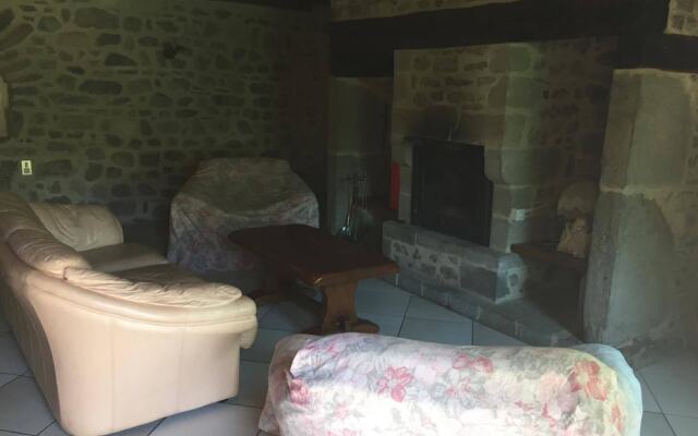 House With 2 Bedrooms in Lanobre, With Enclosed Garden