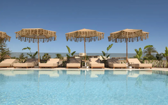 High Beach Hotel