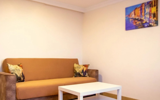 Centrally Located Flat Near Kulturpark Izmir