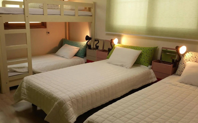 Hola Seoul Guesthouse