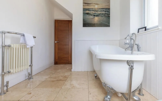 Village House - North East Escapes