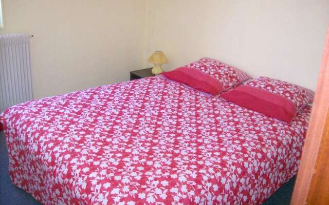 House With 3 Bedrooms in Bourbon-lancy, With Wifi