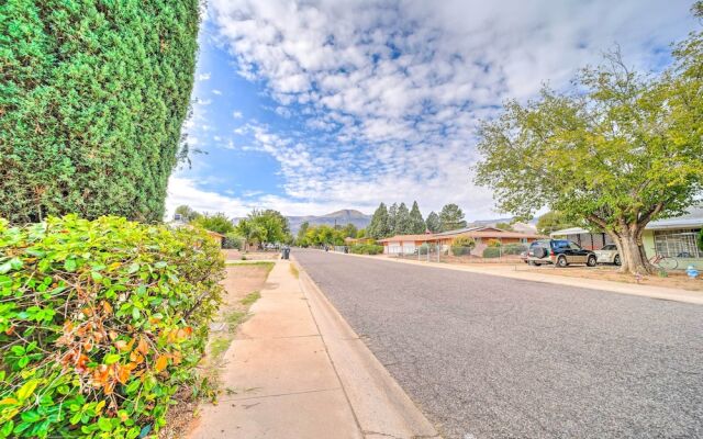 Colorful Cottonwood Escape w/ Mountain View!