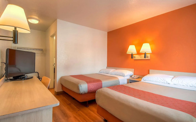 Motel 6 El Monte, CA - Los Angeles