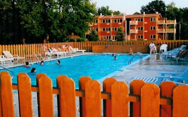 Lake Bluff Inn and Suites