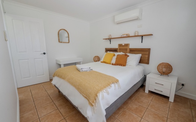 The Whitehouse Denham – Guest Rooms – Denham
