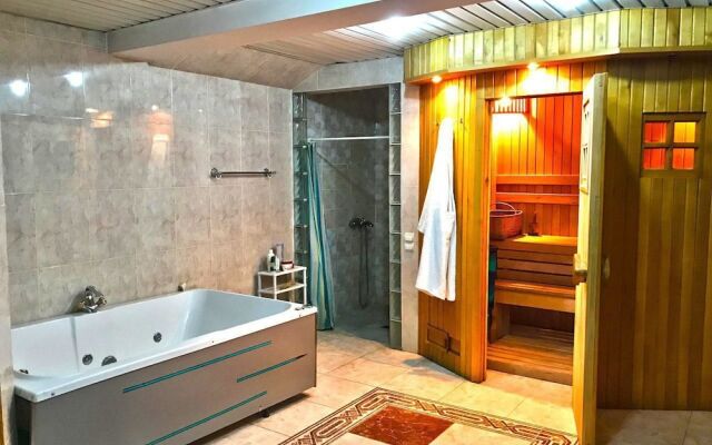 Classical Green Hostel
