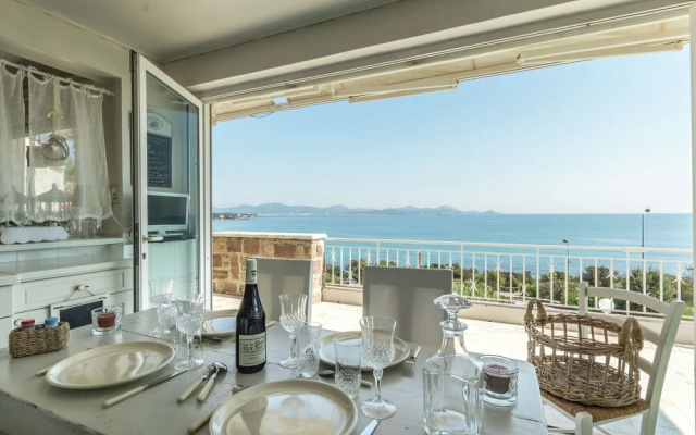Luxurious villa in Les Issambres with Jacuzzi