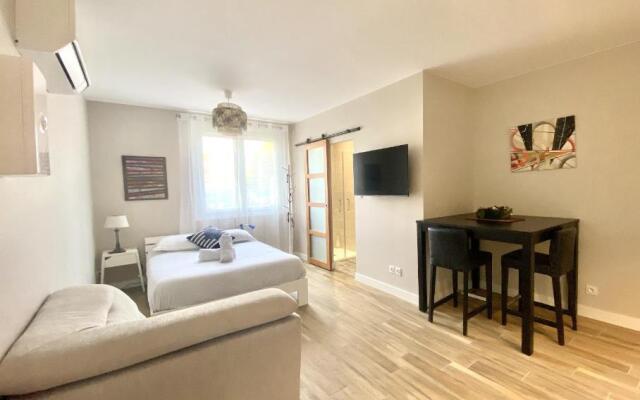 Le Catalan & L'Occitan - Studios avec parking et climatisation