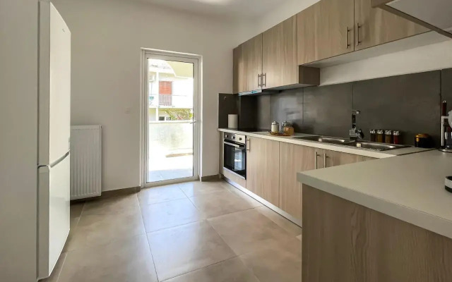 Filis Spacious 105sqm apt in Viktoria