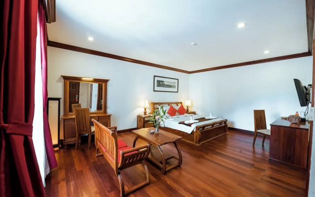 Royal Crown Hotel & Spa