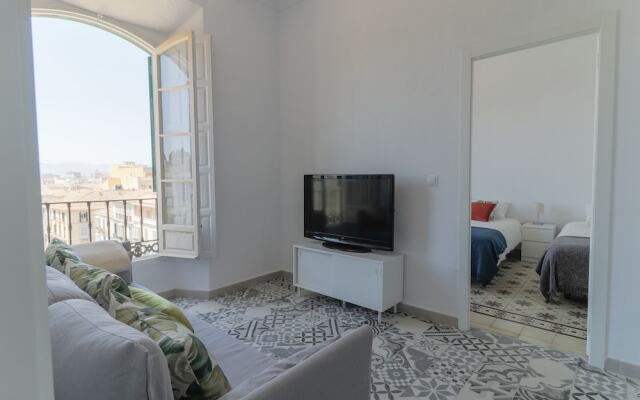Cosy 7 Bedrooms in Plaza Merced