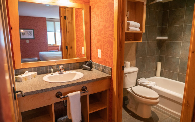 The Fox Hotel and Suites