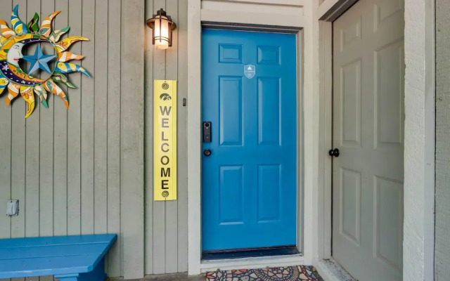 Osage Beach Home: Deck, Pool Access