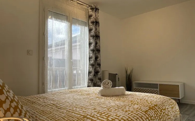 Apartment in Yvre-l'eveque Near Le Mans Circuit