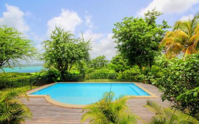 Villa avec piscine et vue mer (MQRO08)