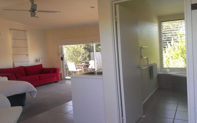 Springtide Studio Apartments
