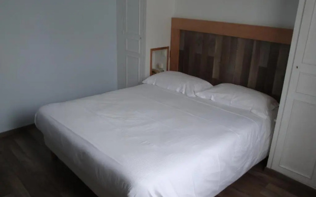 Hôtel de l'Orme, Akena, Evreux