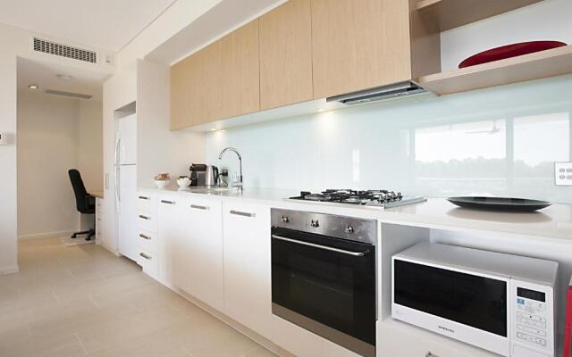 Saltwater Suites - 1,2 & 3 Bed Waterfront Apartments