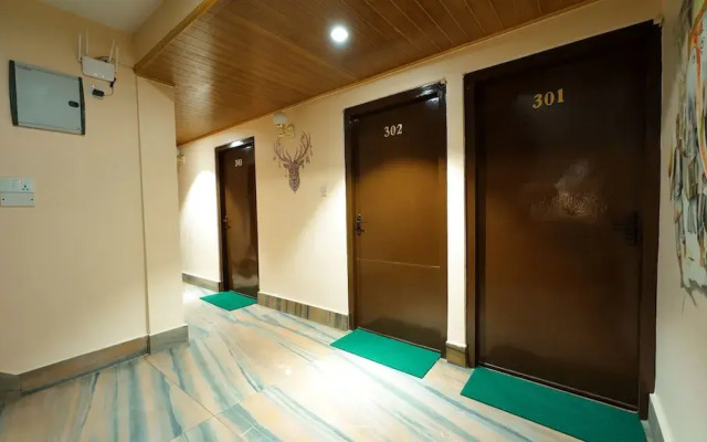 Hotel Triratna
