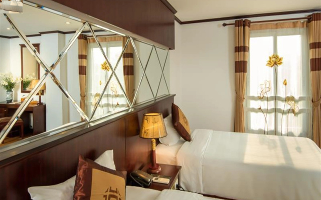 May De Ville Lakeside Hotel – Guest Rooms – Hanoi