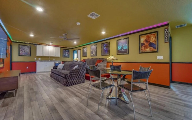 TJ s Windsor Island Vacation Home