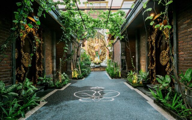 Royal Orchid Lodge