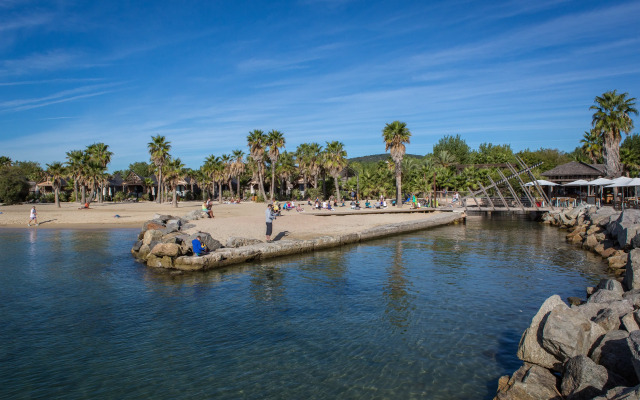 Les Perles De Saint Tropez