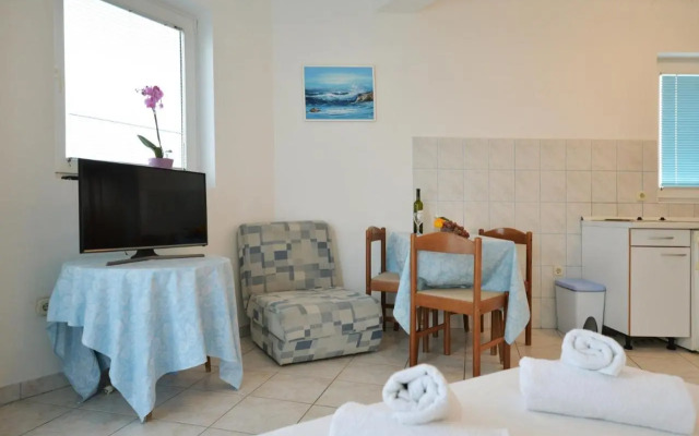 Apartman Mana, Murter