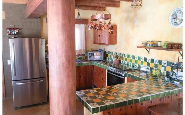 Beautiful Cabin Downtown Tapalpa Oven Mud Barbecue Grill 4 Room 12 ppl TV Wifi
