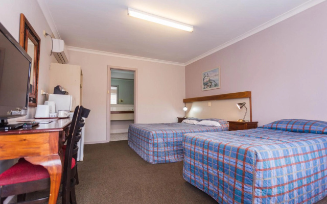 Sleepwell Motel – Guest Rooms – Albany