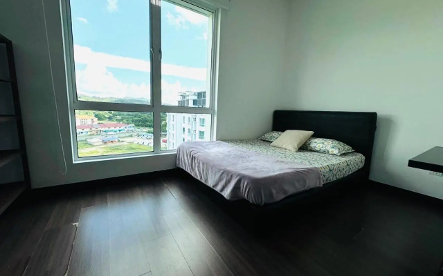 Sandakan Spacious and Comfortable Pool View Condo – Guest Rooms – Sandakan