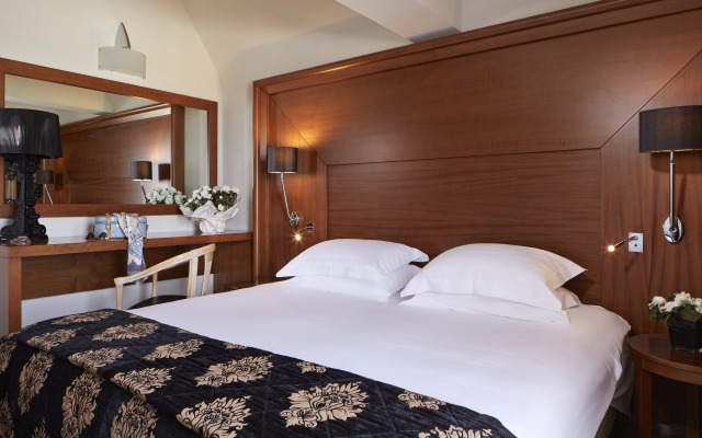 Theoxenia Caldera Hotel