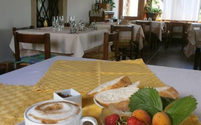 Albergo Ristorante Ai Pini