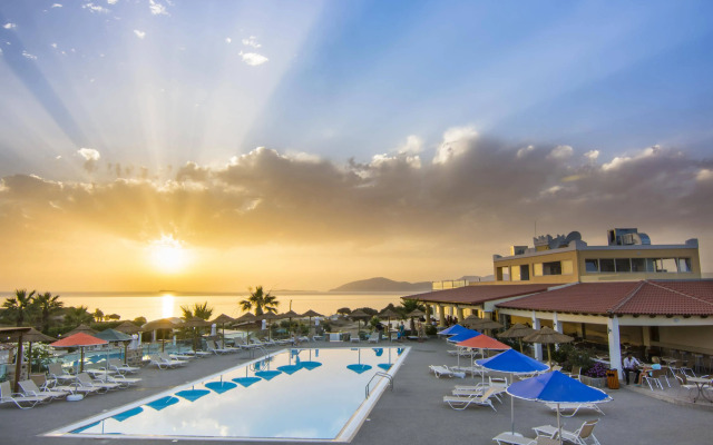 Kouros Palace Hotel