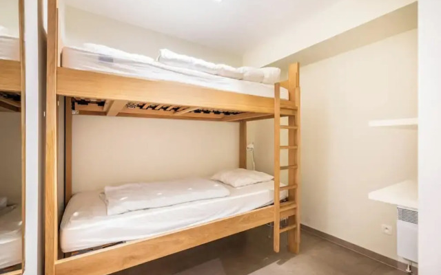Apartment for 4 People in Zeedijk