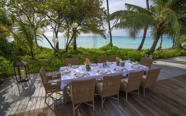 The Residence Maldives at Dhigurah Hotel