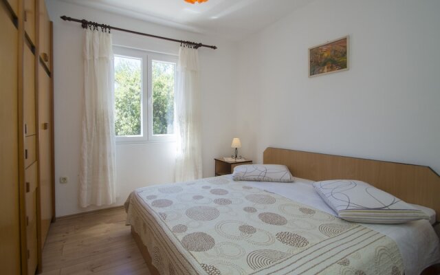 Seafront Apartment Dana