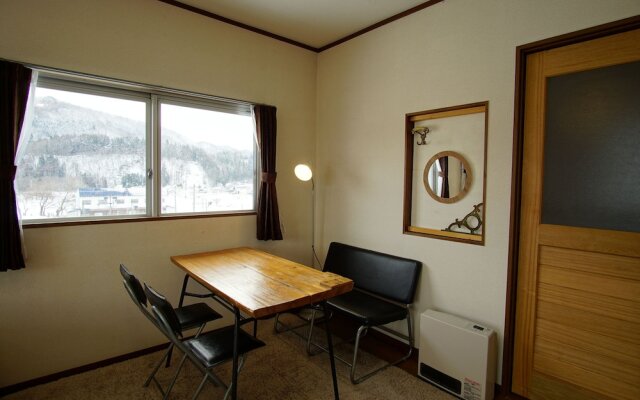Hakuba Station Guest House Hostel eN