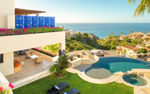 Luxury 5BR Villa, Sleeps 14 W/ocean View: Villa Perla de Law