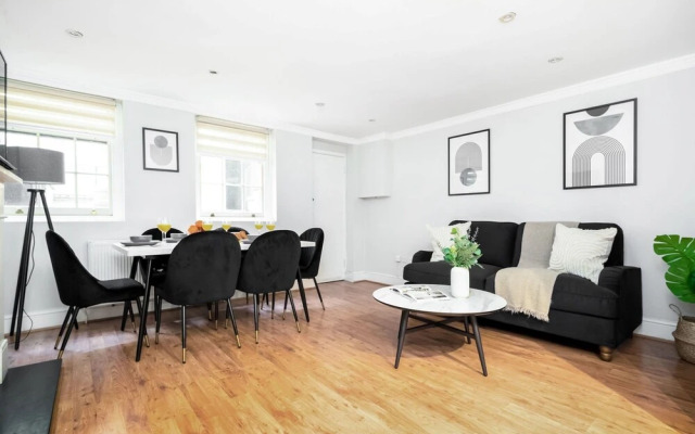 Elegant 2BR 2BA with Patio in Kennington