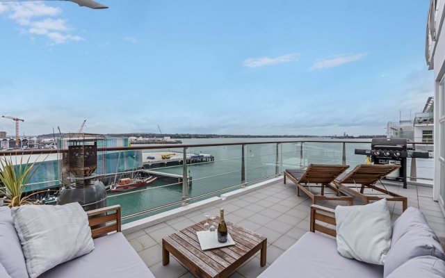 Panoramic Views - 2 Bedroom Sub-Penthouse