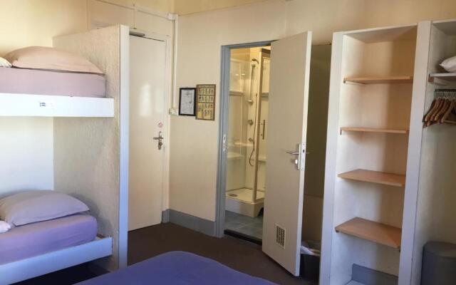 Auberge Riva Bella - Hostel