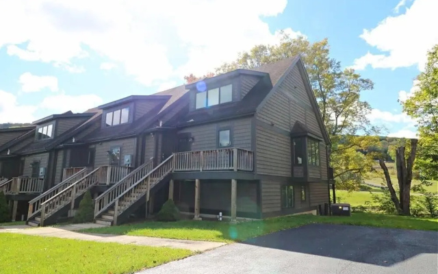 Woods 81 3 Bedroom Condo by Redawning