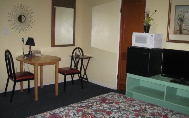 Western Motel Lovell